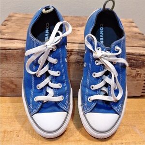 Royal blue chucks ladies size 7